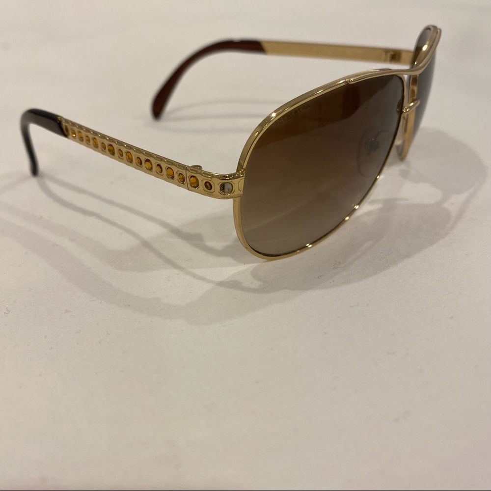 Prada woman’s sunglasses